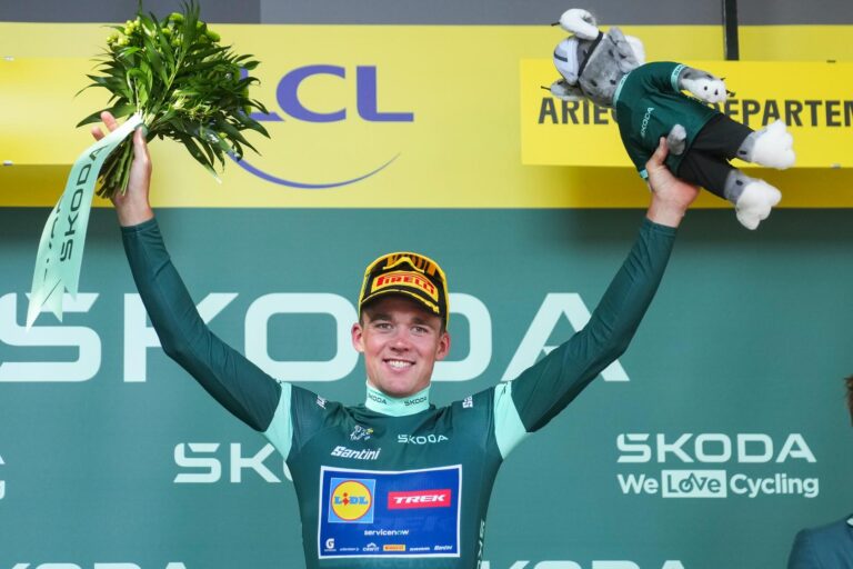 Mads Pedersen avec le maillot vert du Tour de France après la 4e étape