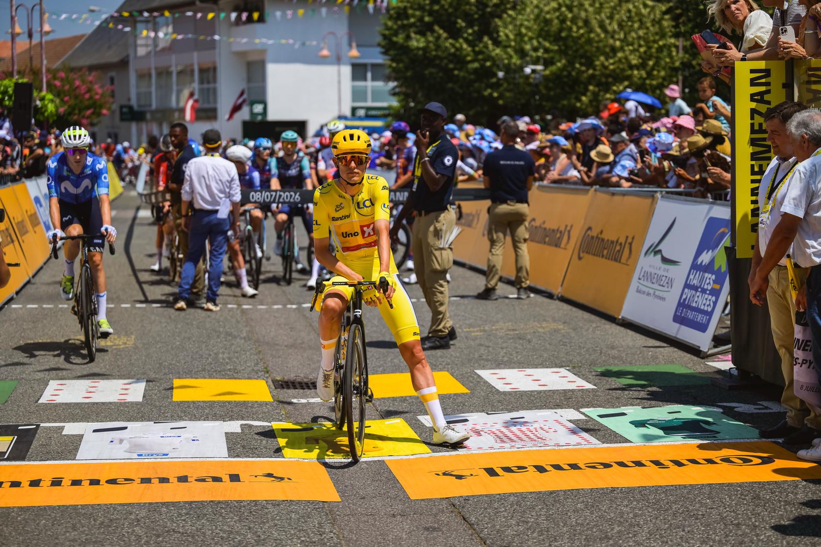 Le peloton du Tour de France 2026 lors d’une étape de montagne dans les Pyrénées