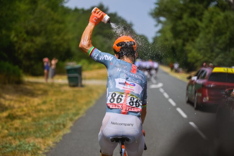 Peloton lors de la 8e étape du Tour de France 2026 vers Bergerac