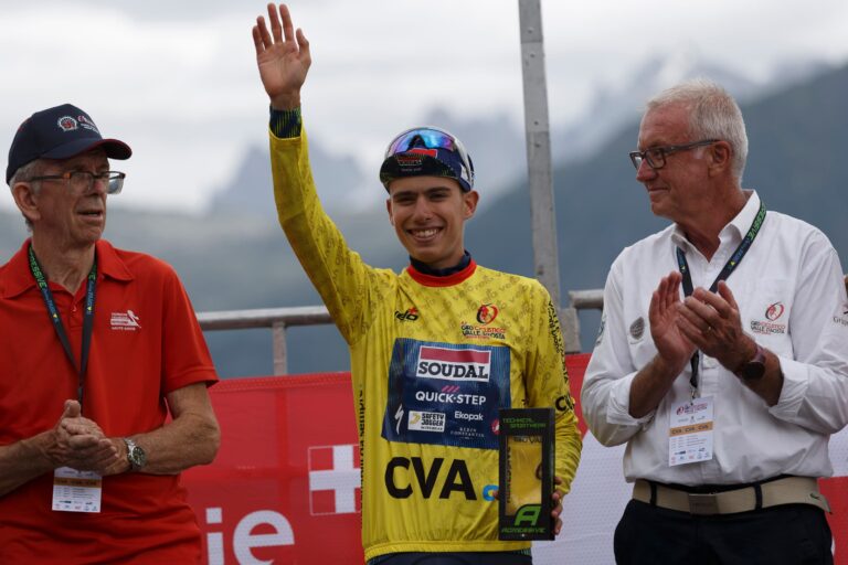 Henrique Bravo réagit après sa victoire au Giro Valle d’Aosta 2026