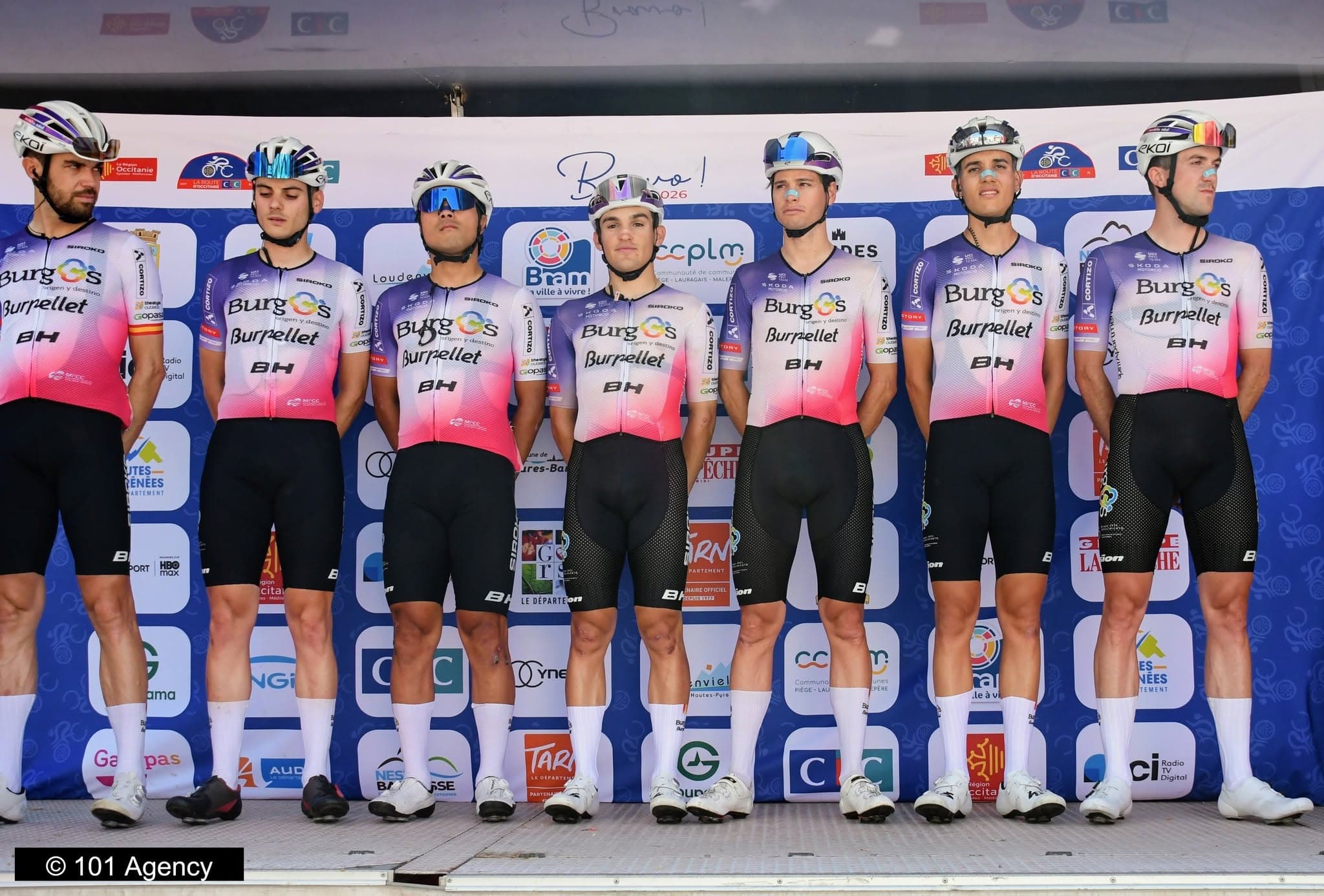 Coureurs du Burgos Burpellet BH sur des vélos BH Bikes