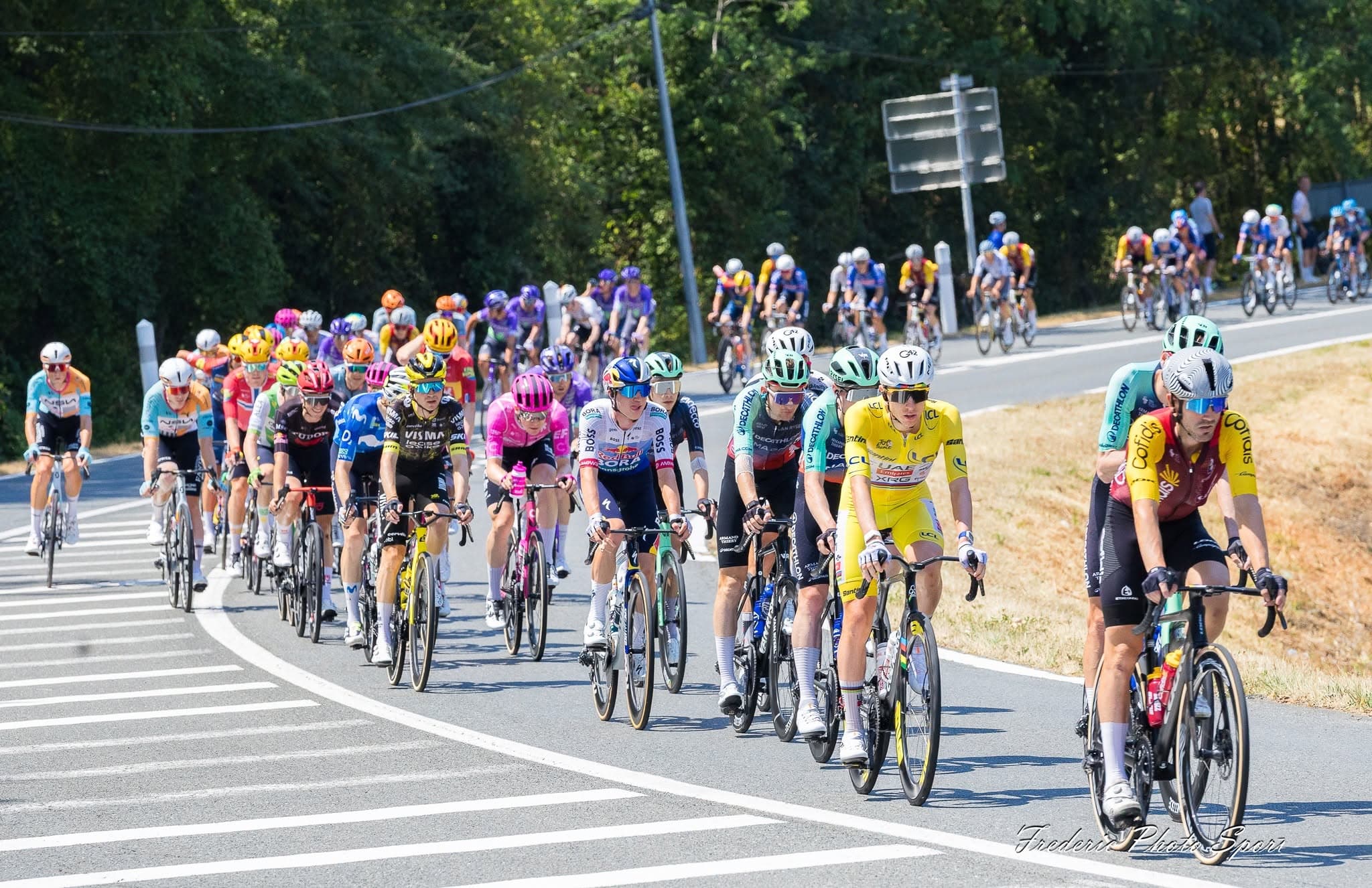 Tadej Pogačar et Jonas Vingegaard lors de la 10e étape du Tour de France 2026 entre Aurillac et Le Lioran
