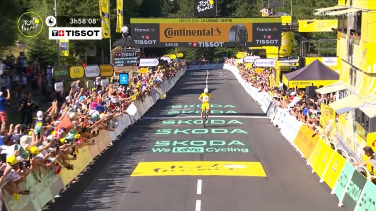 Tadej Pogacar vainqueur de la 10e étape du Tour de France 2026 au Lioran